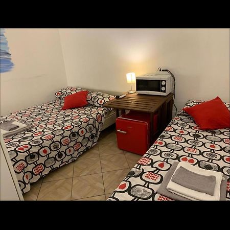 Backpackers House Bed & Breakfast โบโลญญา ภายนอก รูปภาพ